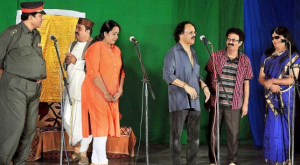 2_‘Modhi Vilaiyadu Paapa’