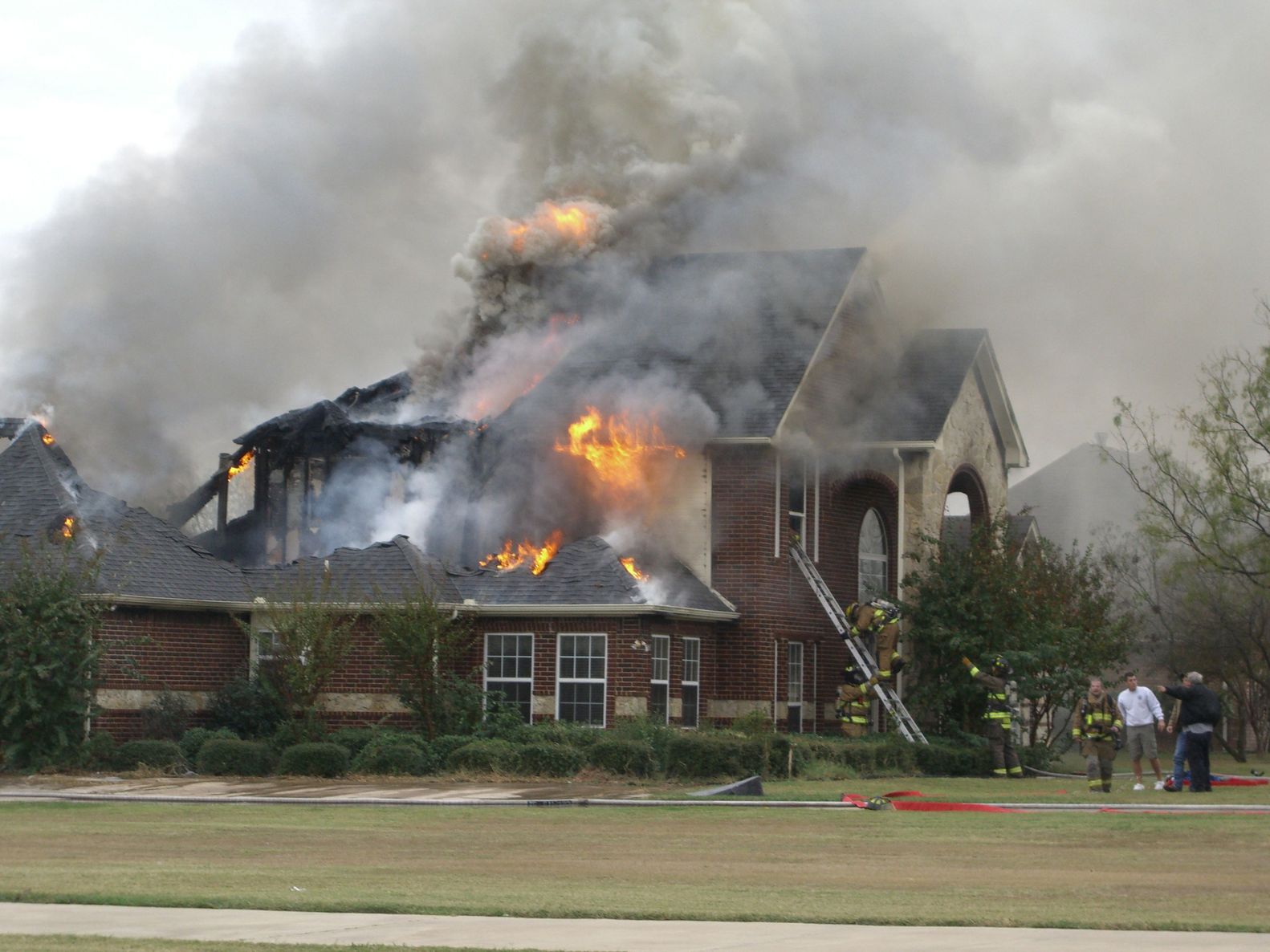 Why You Should Hire Professionals For Your Fire Damage Repair
